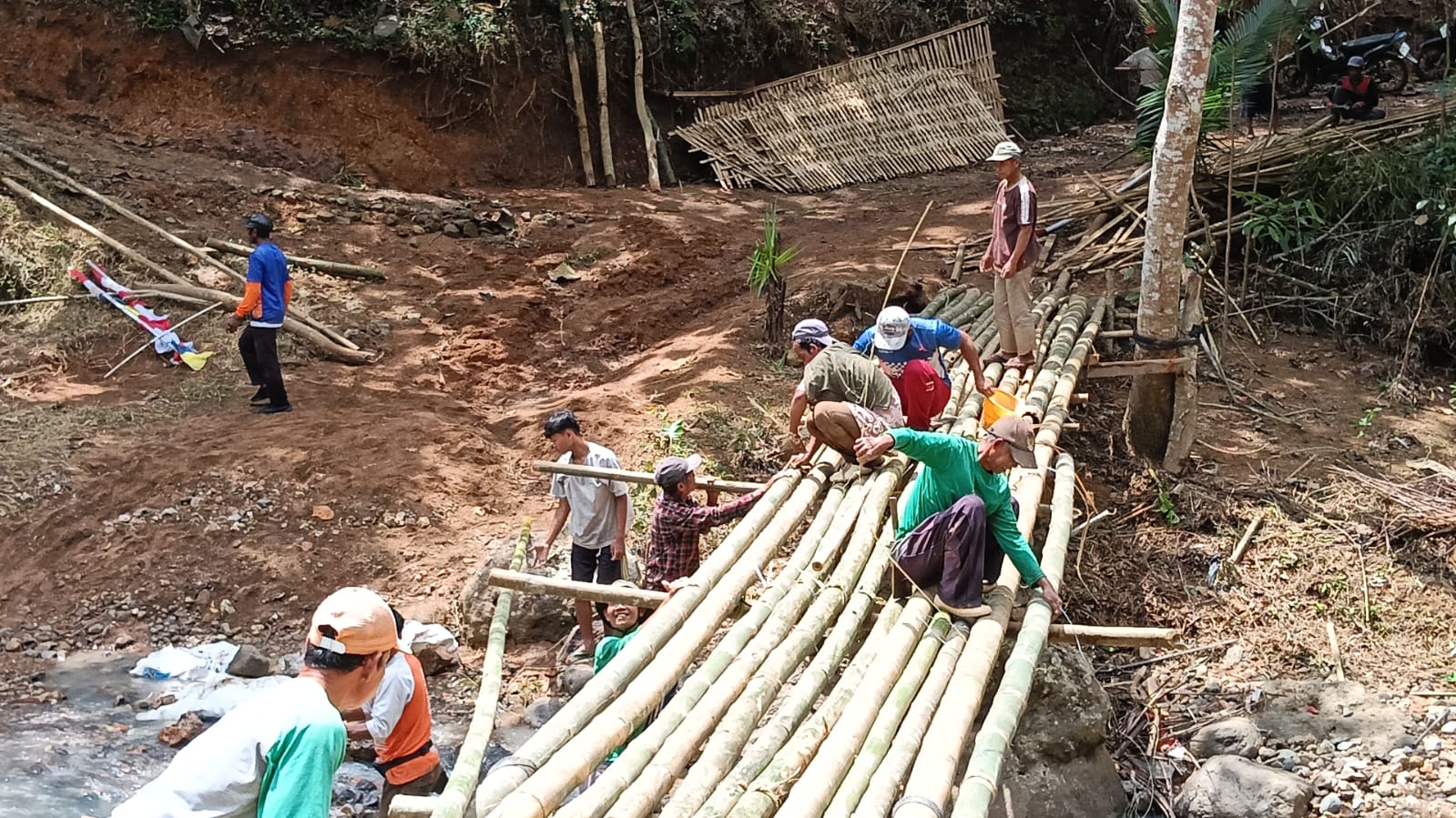 Pak Sby, nyuwun sewu, warga Glinggangan-Sambong nderek nyuwun kawelasanipun